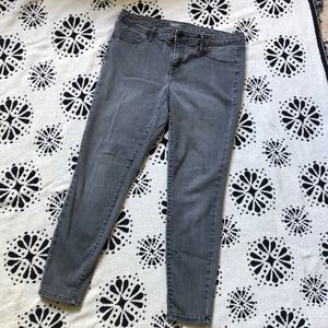 GUC Gray Mossimo Mid-rise Crop Jegging Sz 12/31